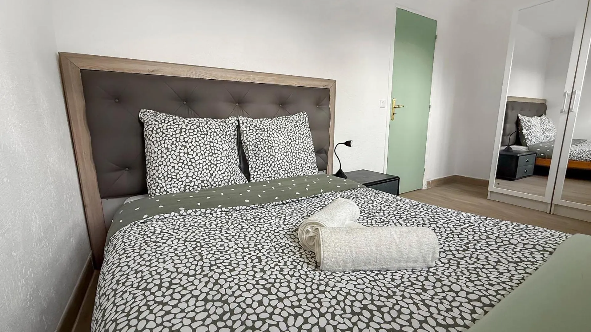 Maison Spacieuse Avec Jardin Et Parking Prive Moussy-le-Neuf