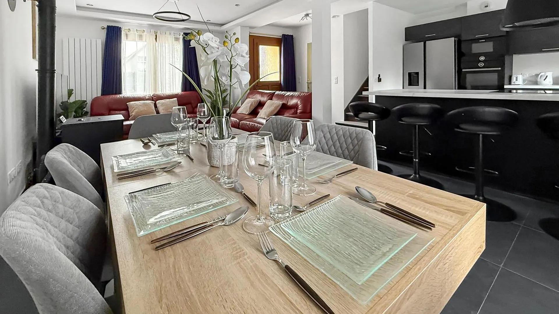 Maison Spacieuse Avec Jardin Et Parking Prive Moussy-le-Neuf