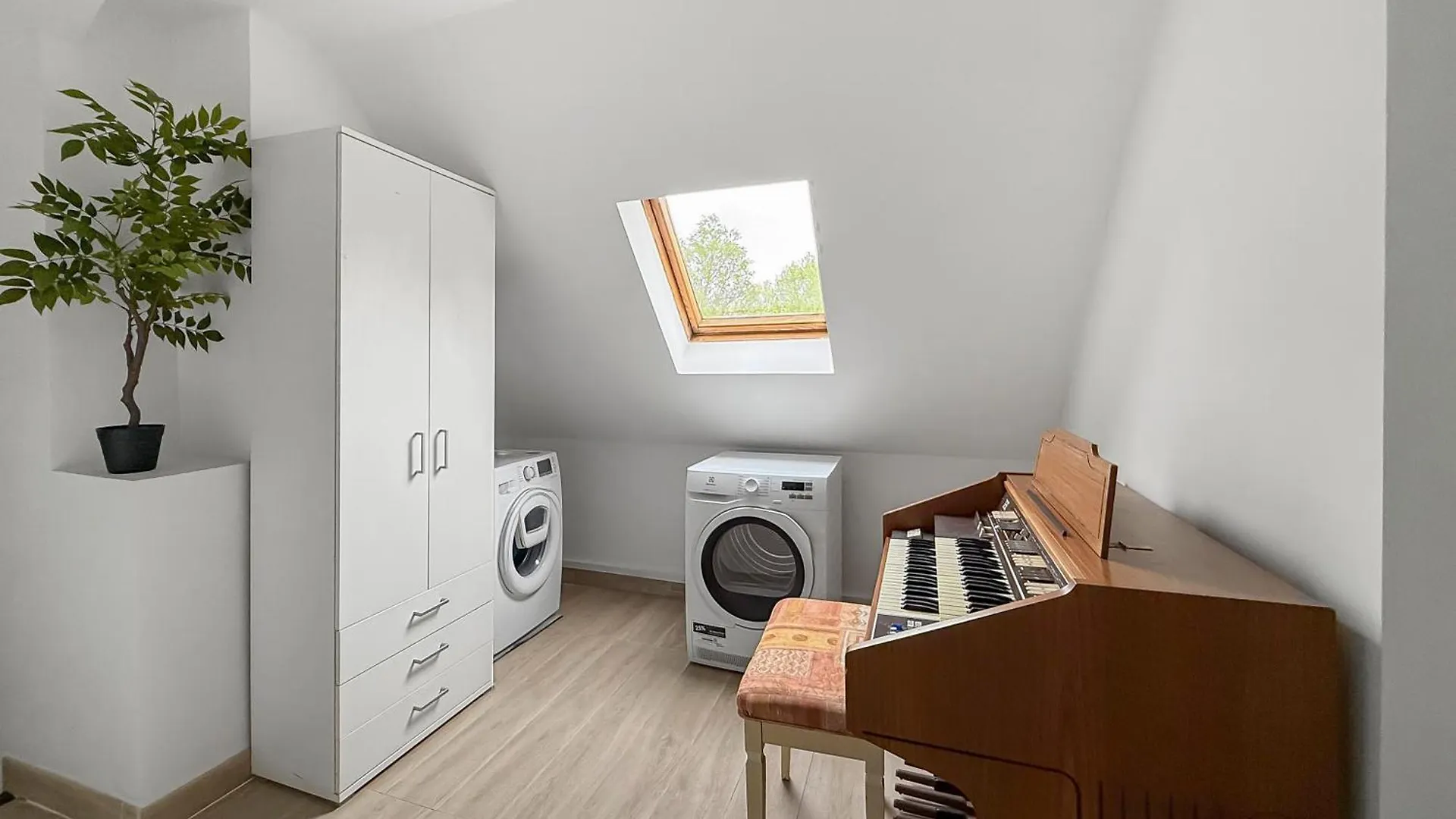 Сasa de vacaciones Maison Spacieuse Avec Jardin Et Parking Prive Moussy-le-Neuf