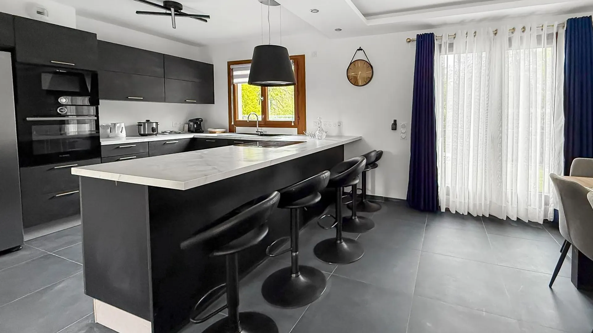 Maison Spacieuse Avec Jardin Et Parking Prive Moussy-le-Neuf 0*,