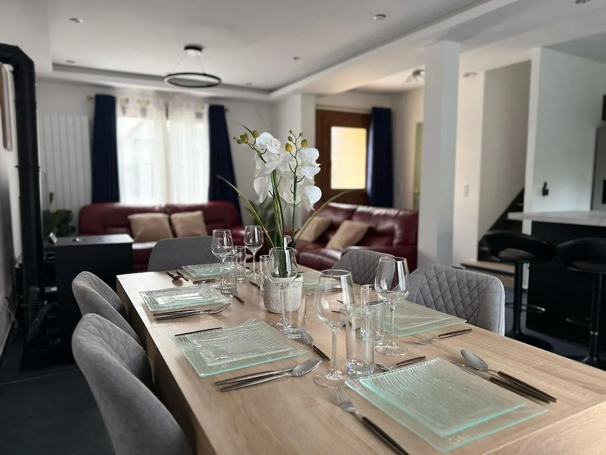 Holiday home Maison Spacieuse Avec Jardin Et Parking Prive Moussy-le-Neuf